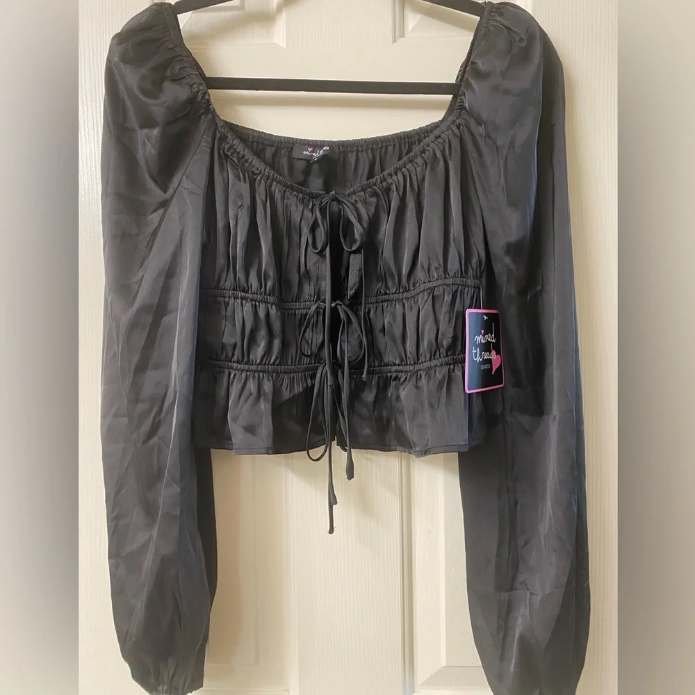 Mixed Threads Los Angeles Satin Black Puff Long Sleeve Crop Top Size Medium NWT - Picture 3 of 16